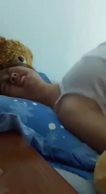 Xin đụ em họ gái non tơ 16 tuổi vì quá nứng cặc, nó cho đụ nhưng không cho quay mặt.